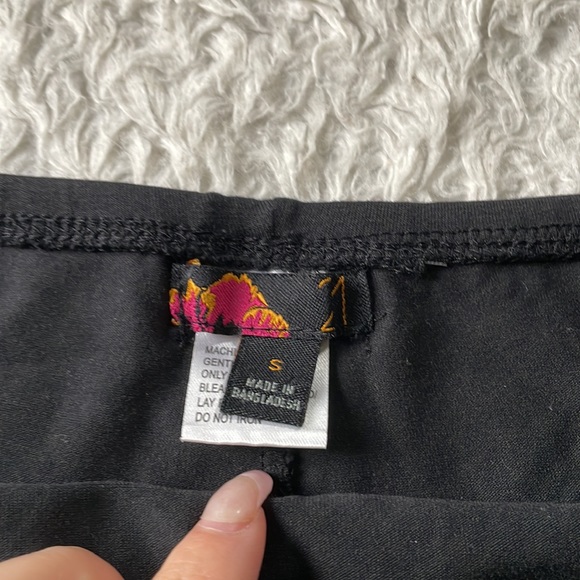 🐳[3/$15]🐳 Super short black skirt - Picture 4 of 4